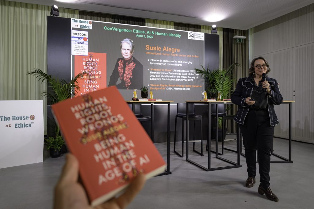 conference-house-of-hthics-avril-web-93