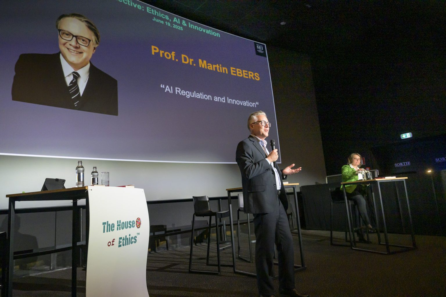 utopolis-2-house-of-ethics-web-11