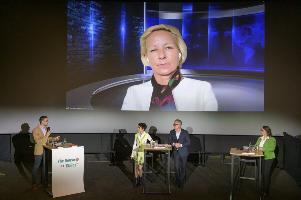 utopolis-2-house-of-ethics-web-119